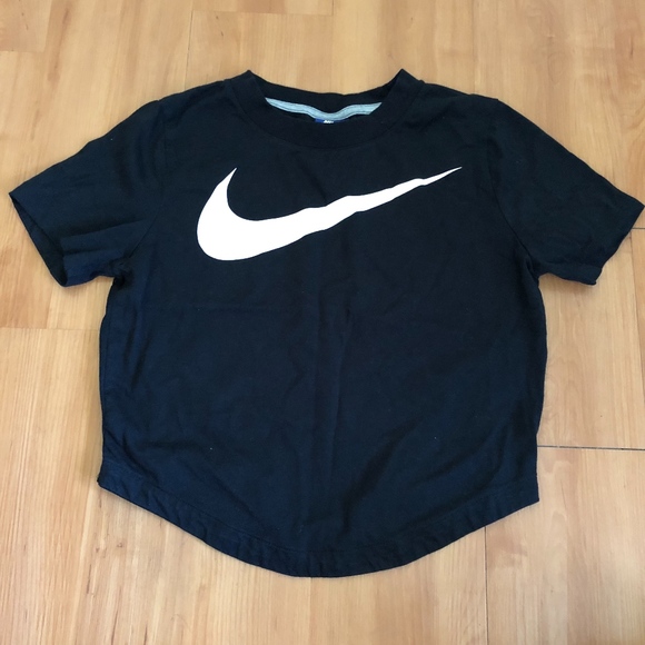 Nike Tops - Nike Crop Workout Top